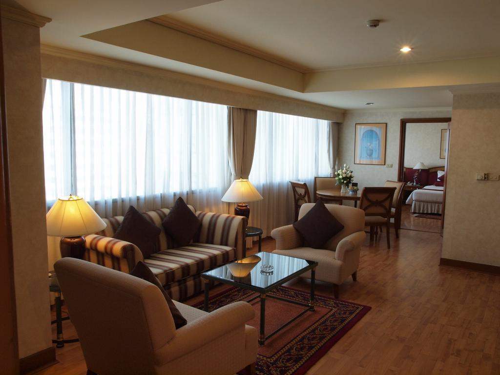 Rembrandt Suites Bangkok Ngoại thất bức ảnh