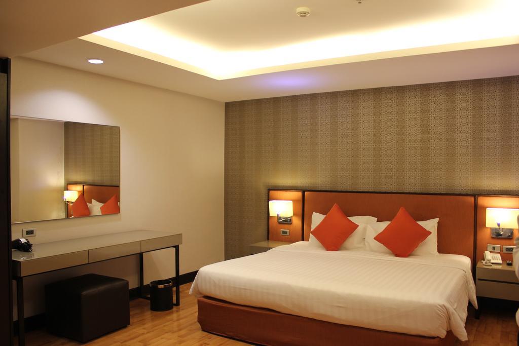 Rembrandt Suites Bangkok Ngoại thất bức ảnh